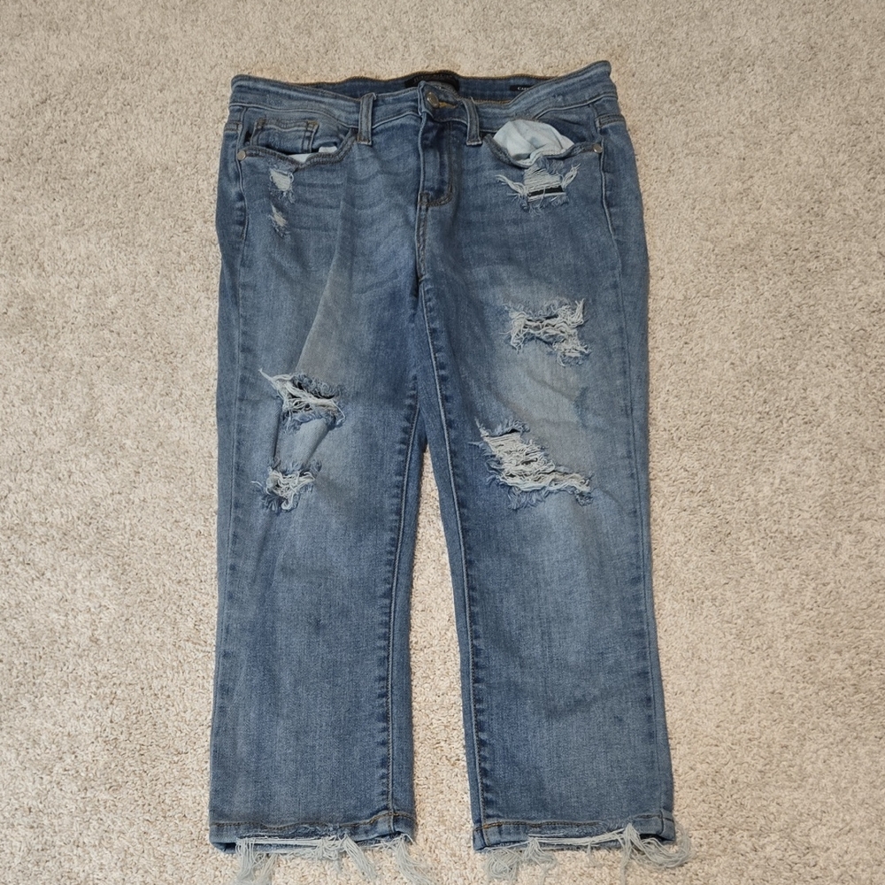 Judy‎ Blue Distressed Jean Capris